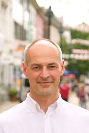 Detlef Ehlert verwies für die SPD auf Erfolge bei der Beteiligung der Bürgerschaft an den Entscheidungen, an deutliche Verbesserungen für Kinder und ... - SDIM3842