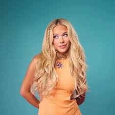 Megan Moroney Teases 2026 Cloud 9 Tour with Fan Puzzle Boxes