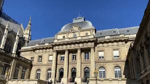 Émilie König: L'Égérie de l'EI Face à la Justice Française! ⚖️