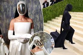 Katy Perry pulls a Kim Kardashian with futuristic face mask at Met Gala 2026