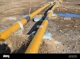 Large industrial pipeline hi-res stock photography and ...