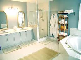 http://rumahidaman87.blogspot.com/2012/09/tips-kamar-mandi-mungil.html