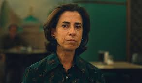 Fernanda Torres é eleita uma das melhores atuações do século pela Variety