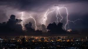 Nubes negras y diluvio histórico: alerta del Servicio Meteorológico Nacional para 48 horas de tormentas intensas