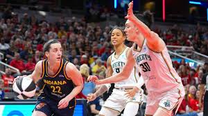 ¡Caitlin Clark Regresa Triunfal con Tres Triples Asombrosos! - Imagen principal del artículo