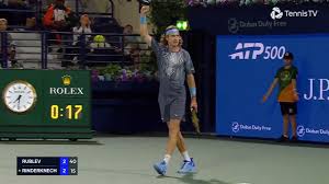 Hot Shot: Rublev has Dubai 2026 crowd on its feet with raging forehand winner