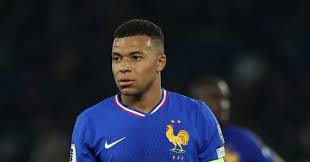 Bleus : Mbappé Brise le Silence ! Hommage Émouvant aux Victimes du 13 Nov.