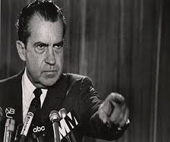 Richard Nixon: Eu sou eu mesmo e continuarei a desempenhar esse papel. &quot;Eu sou eu mesmo e continuarei a desempenhar esse papel. &quot; - richardnixon