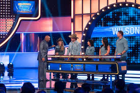 Lainey Wilson Shocks Steve Harvey on Celebrity Family Feud