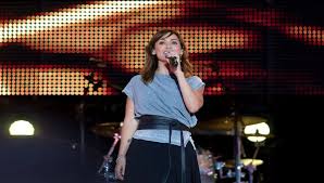 Si rivede Natalie Imbruglia che annuncia “Algorithm” per settembre