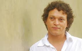 O ator Fábio Lago, o Fabiano da novela “Caras &amp; Bocas”, foi atropelado e levado para o Hospital Miguel Couto, no Leblon, na Zona Sul do Rio, ... - 0,,31153013-EX,00