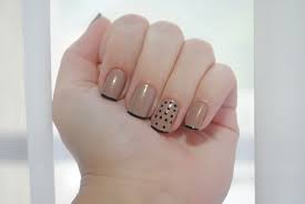 Resultado de imagem para esmalte nude e ouro nude