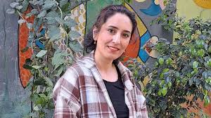 محکومیت فروغ خسروی، معلم مقطع ابتدایی به ۱۵ سال حبس