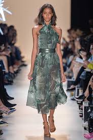 Resultado de imagem para tendencia de cintos inverno 2016