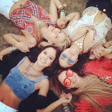 Znalezione obrazy dla zapytania we heart it friends