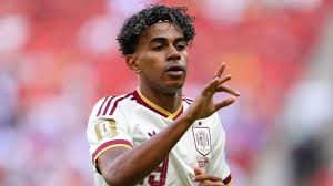 Spain coach 'loves' Lamine Yamal's 'optimism, confidence'