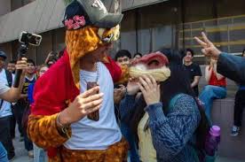 Fracasa encuentro therian en la UANL; sólo asisten dos personas