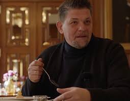 „Kitchen Impossible“: Besondere Challenge – Tim Mälzer wird in sein „Wohnzimmer“ verbannt