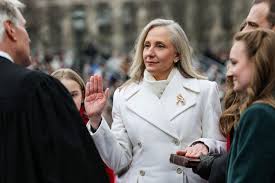 Abigail Spanberger becomes Virginia’s first female governor in historic inauguration