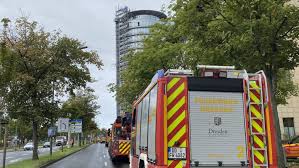 Feuerwehreinsatz am World Trade Center Dresden: Dachbrand! - Imagen principal del artículo