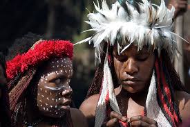 Papuamädchen mit Kopfschmuck - Bild \u0026amp; Foto von Achim Olbrich aus ... - 13056517