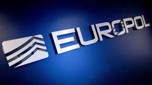 280 gripna i svenskledd polisoperation