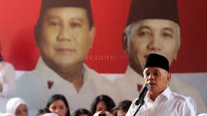 Kuasai Materi Debat, Prabowo-Hatta di Atas Angin Ratusan perempuan menyatakan dukungannya terhadap Prabowo-Hatta. (Dok Okezone) JAKARTA - Komisi Pemilihan ... - VcN5HhLpVT