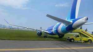 เครื่องบิน JetBlue ไถลออกนอกรันเวย์ที่สนามบินโลแกน บอสตัน: วิดีโอเหตุการณ์ - Imagen principal del artículo