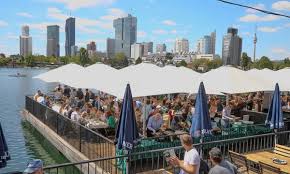 105 Jahre: Strandcafé an der Alten Donau feierte Jubiläum und Saisoneröffnung