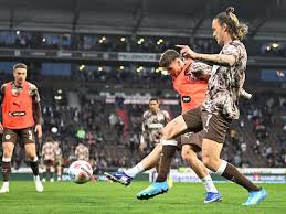 📹 Ernst der Lage glasklar: Fans mit Mini-Silvesterparty am Millerntor