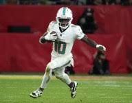 Dolphins WR Tyreek Hill leaves vs. Raiders with injury