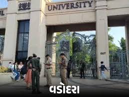 પાસપોર્ટ-પોસ્ટઓફિસ અને પારુલ યુનિવર્સિટીને બોમ્બથી ઉડાવવાની ધમકી: અમદાવાદ, વડોદરા, સુરત, ભાવનગર, રાજકોટ, જૂ...