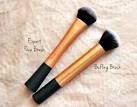 Buffing brush for liquid foundation