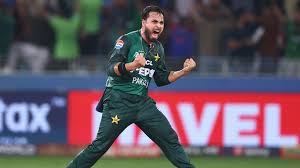 South Africa crumble to Pakistan’s fast bowlers
