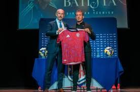 Fernando Batista es nuevo técnico de Costa Rica tras fracaso del Piojo Herrera rumbo al Mundial 2026