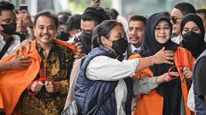 Pelajaran Berharga dari Kasus dr. Tifa dan Roy Suryo