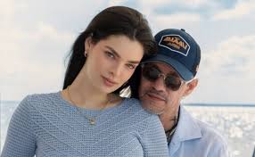 Las tiernas fotos con las que Nadia Ferreira y Marc Anthony anuncian el sexo de su bebé