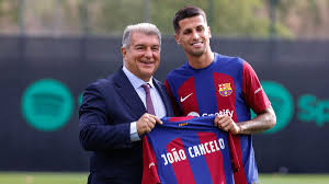 João Cancelo makes his comeback to FC Barcelona