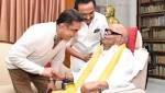 Kamal Haasan calls Karunanidhi before