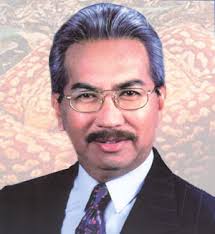 Penubuhan Pusat Zakat Sabah (MUIS) merupakan cetusan idea Yang Amat Berhormat Datuk Seri Panglima Haji Musa Bin Haji Aman, merangkap Ketua Menteri Sabah. - musa_aman