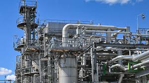 Russisches Kriegsschiff eskortiert offenbar mehrere Frachter der Schattenflotte im Ärmelkanal