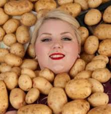 23 yaşındaki genç kız diğer yiyecekleri yemeyi düşündüğü anda panik atak geçiriyor. Başta patates olmak üzere, sadece çedar peyniri ve lahana salatası ... - 829979_detay
