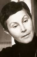 Ursula Ullrich wurde 1932 in Dresden geboren. Sie bereiste viele Jahre ...