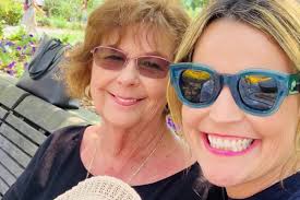 FBI y policía revelan imágenes de sospechoso en casa de Nancy Guthrie