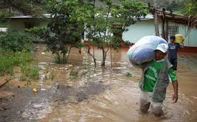 Resultado de imagen para fotos de inundaciones de casas y cultivos en la sierra peruana