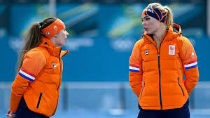 Topfavoriete Femke Kok treft titelhouder op 500 meter, Jutta Leerdam in rit twaalf