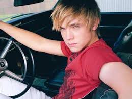 Jesse Adam McCartney nacio el 9 de Abril de 1987 en una gran ciudad llamada New York.Tiene un hermano llamado Timmy y una hermana llamada Lea. - jes4