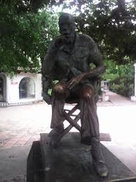 Resultado de imagen para john huston statue puerto vallarta