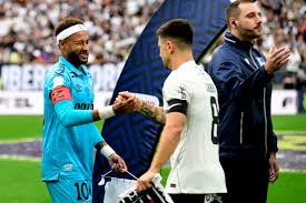 Análise: Santos dá resposta após "nocaute", vence clássico e ganha corpo para reta final do ano