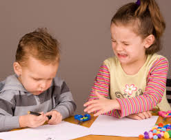 Resultado de imagen de niños peleando